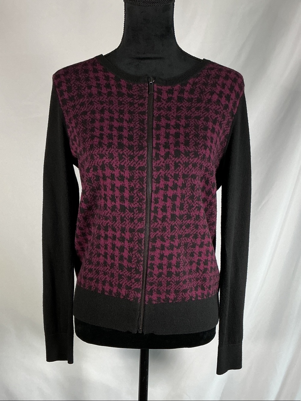 Ann Taylor Black & Plum Houndstooth Zip Cardigan Size Medium